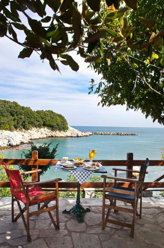 Victoria'S Guesthouse Damouchari Ngoại thất bức ảnh